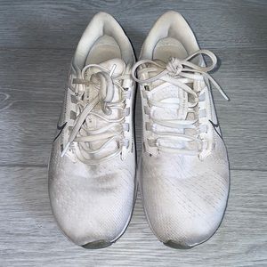 Nike Pegasus White Running Sneakers Size 7